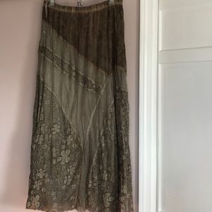 Chicos size 2 net with sequins detailed maxi skirt